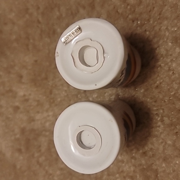 1970's Salt and Pepper Shakers - Picture 3 of 4